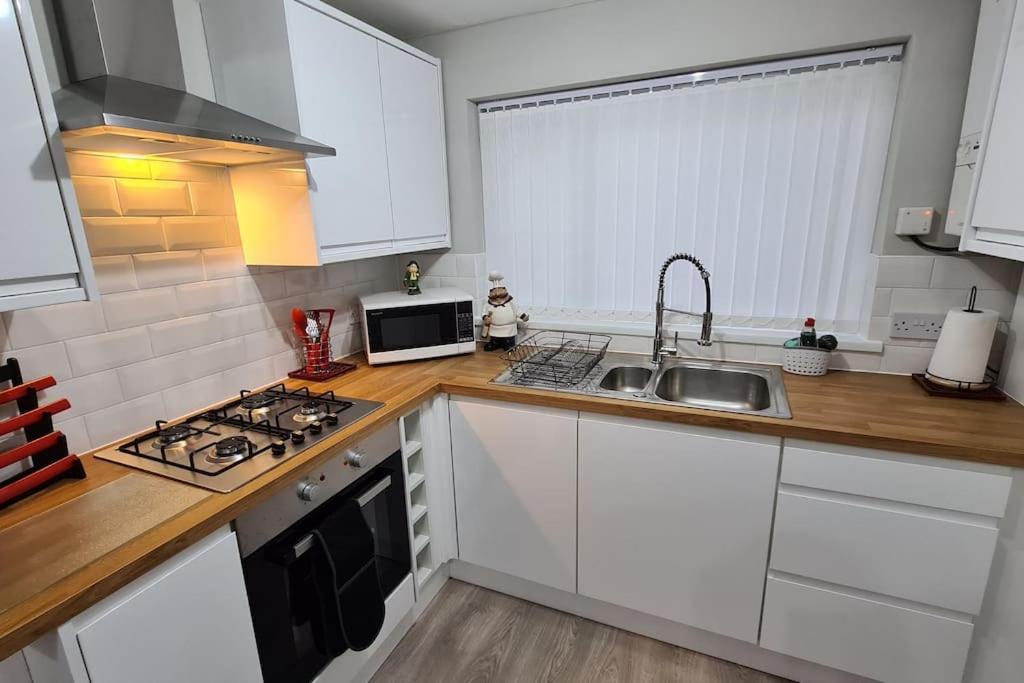 Stunning Holiday Home. Free Parking. Mánchester Exterior foto