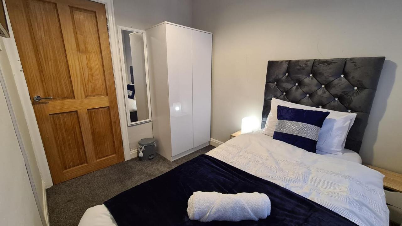 Stunning Holiday Home. Free Parking. Mánchester Exterior foto