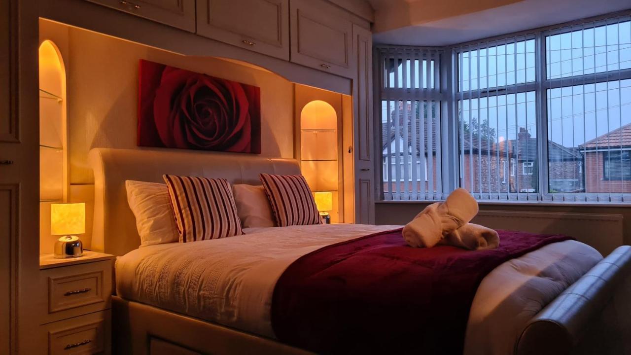 Stunning Holiday Home. Free Parking. Mánchester Exterior foto
