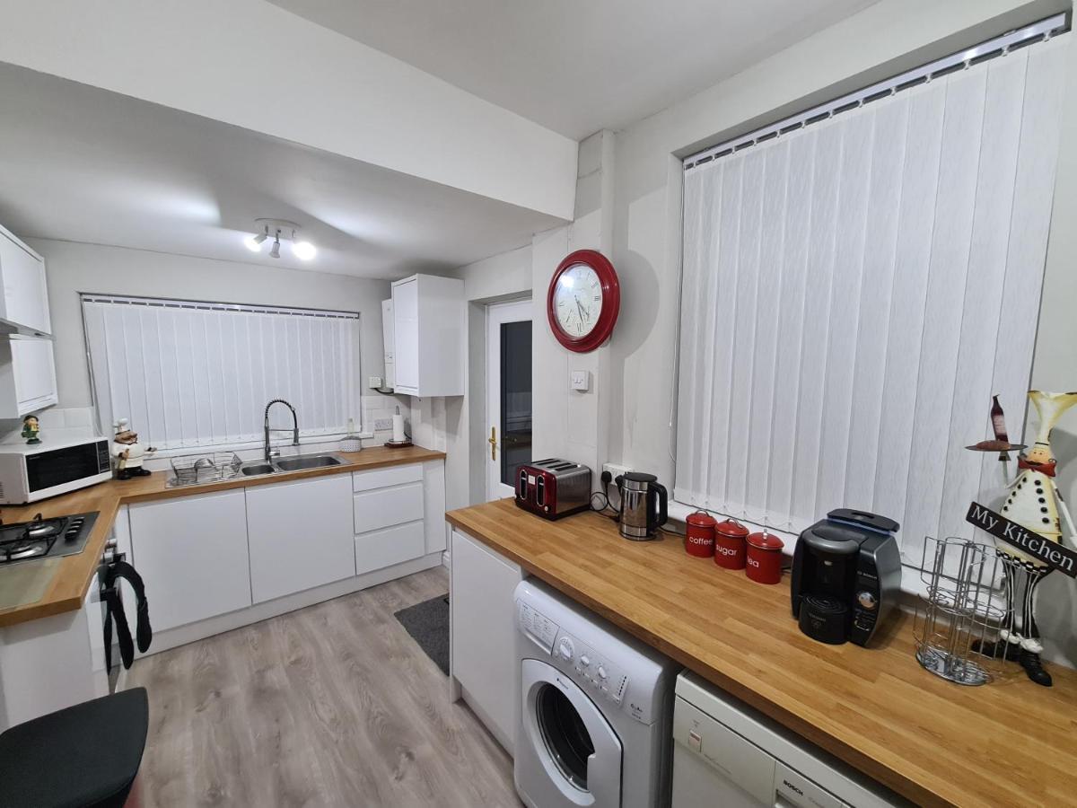 Stunning Holiday Home. Free Parking. Mánchester Exterior foto